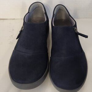CLARKS Soft Cushion CARLEIGH Navy Nubuck Side Zip Womens Shoes 26112400 10M
